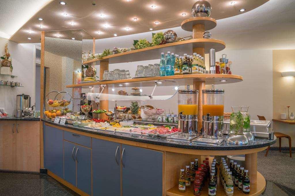 Airporthotel Residenz Steinenbronn Restoran foto