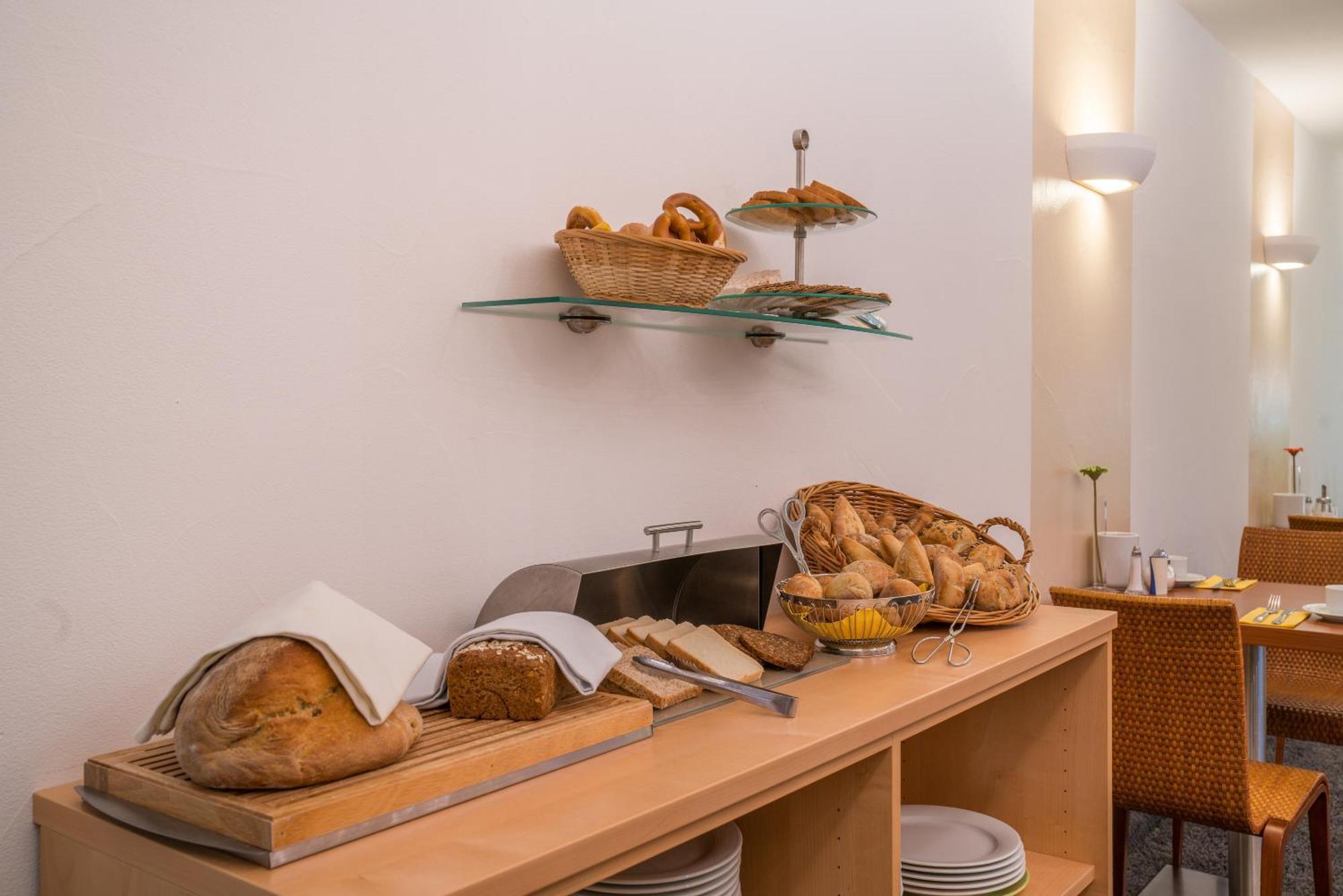 Airporthotel Residenz Steinenbronn Bagian luar foto