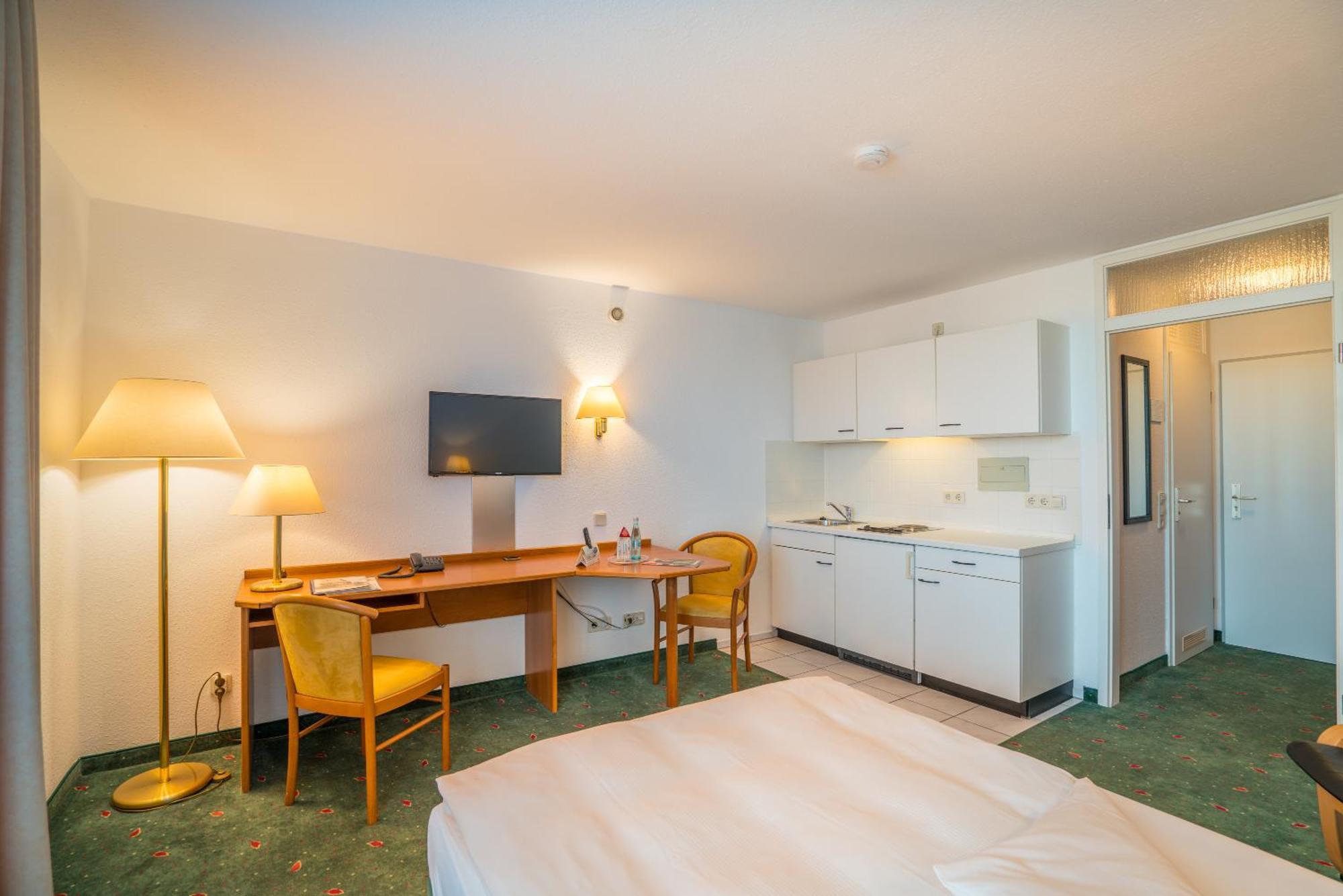 Airporthotel Residenz Steinenbronn Bagian luar foto
