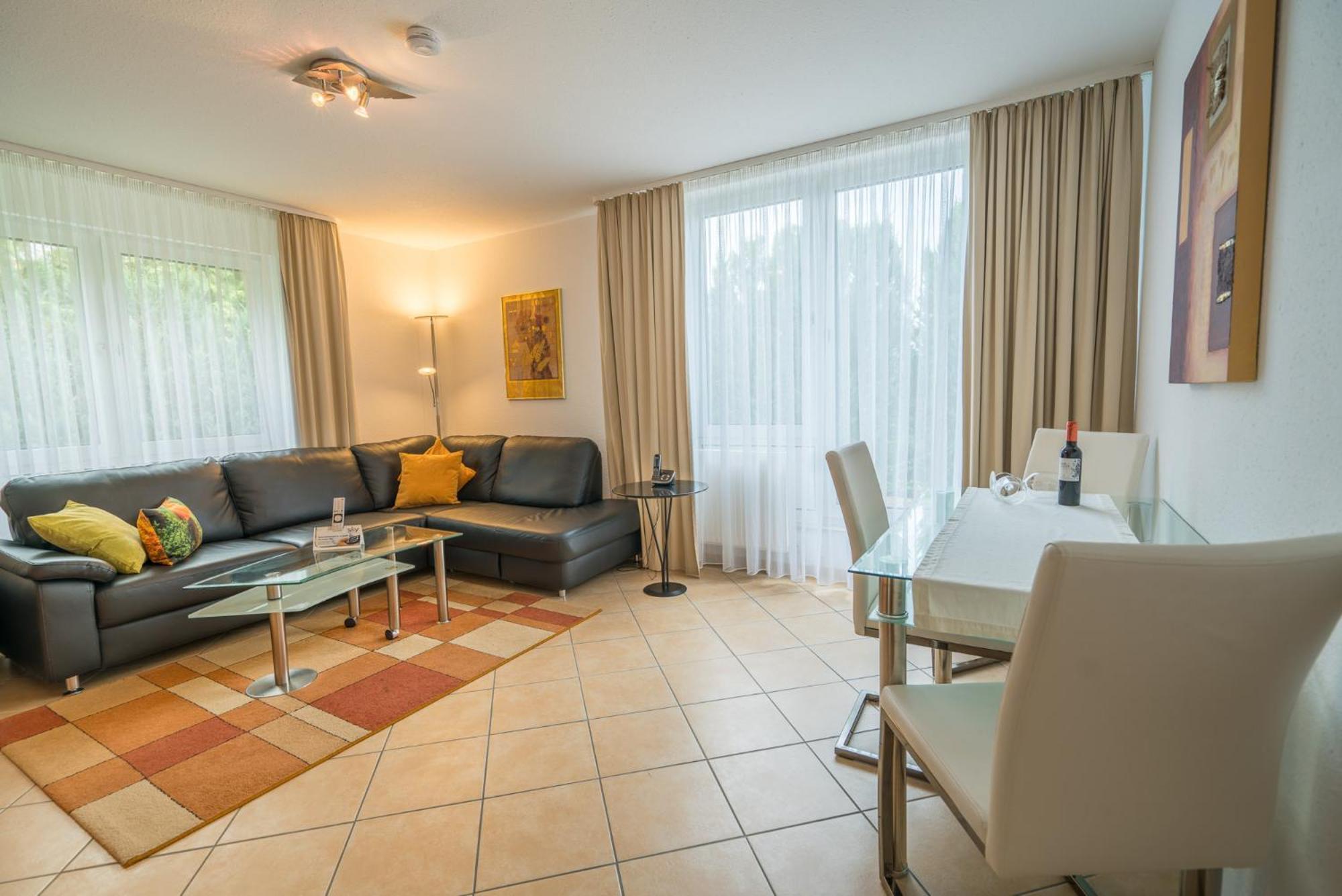 Airporthotel Residenz Steinenbronn Bagian luar foto