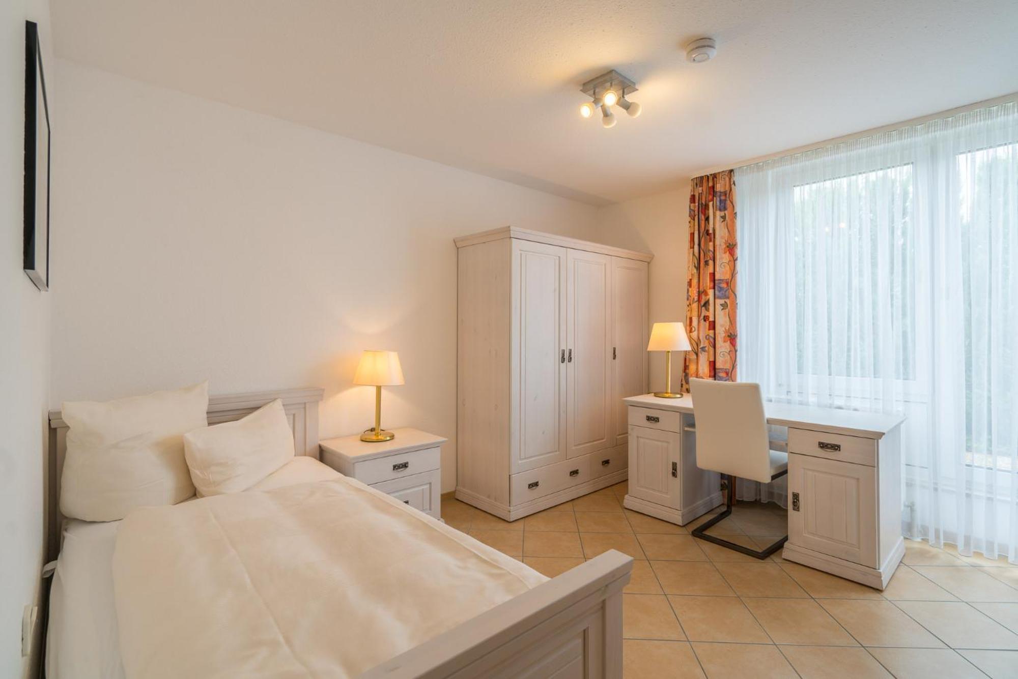 Airporthotel Residenz Steinenbronn Bagian luar foto