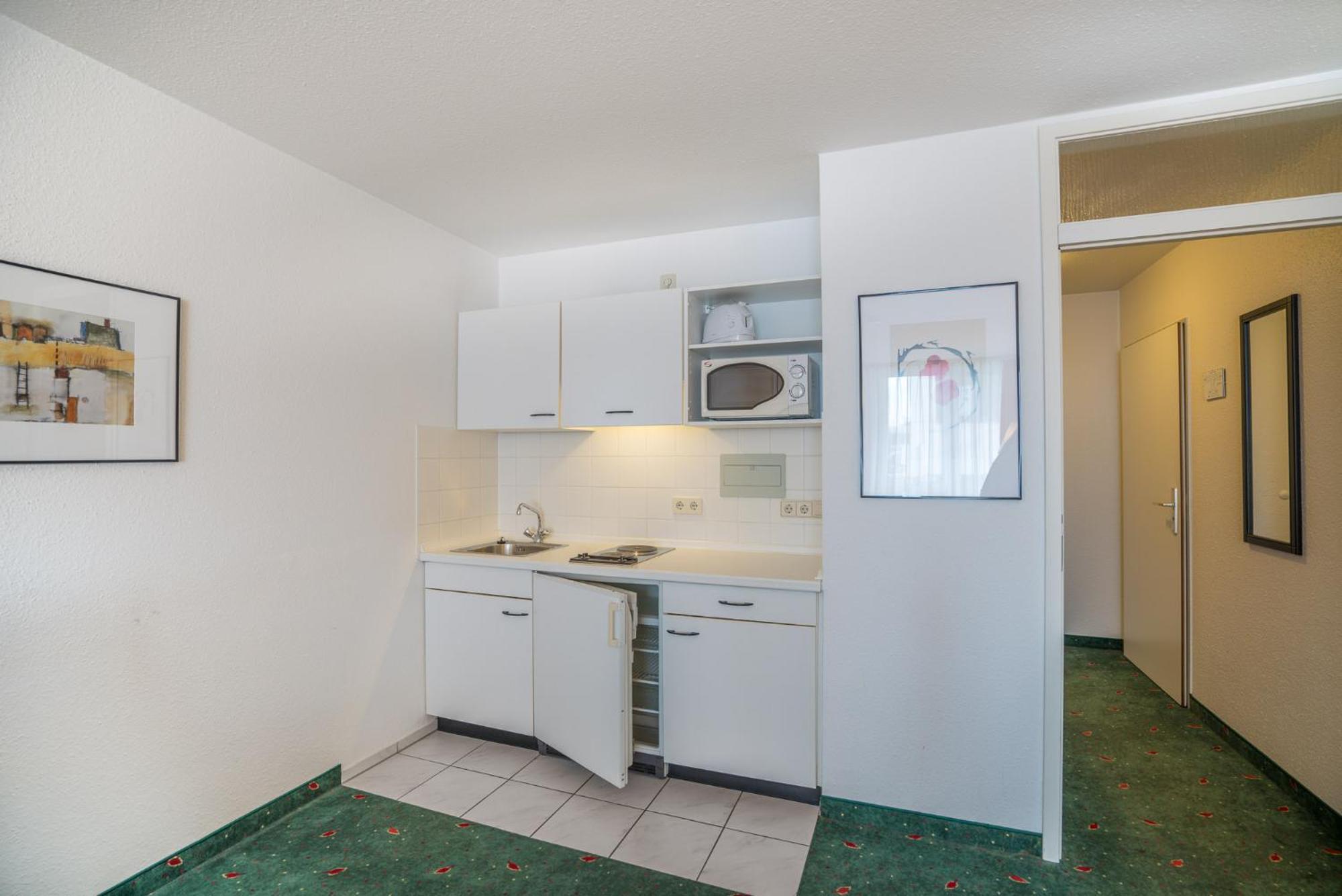 Airporthotel Residenz Steinenbronn Bagian luar foto