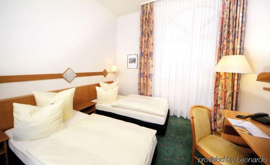 Airporthotel Residenz Steinenbronn Bagian luar foto