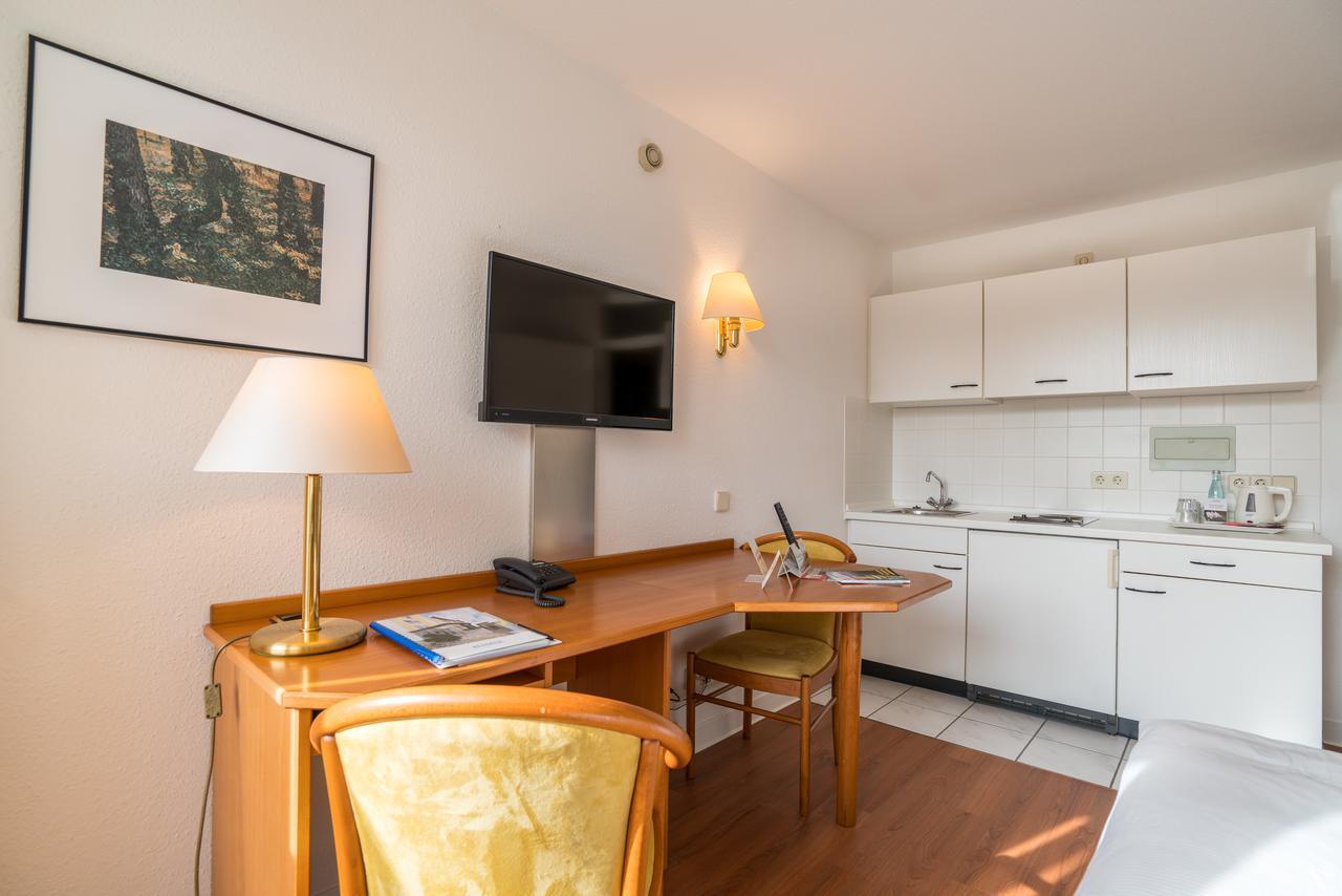 Airporthotel Residenz Steinenbronn Bagian luar foto